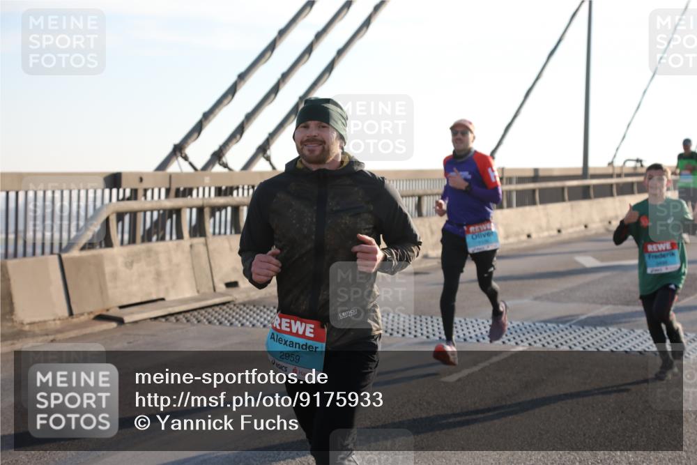 03.10.2025 - Köhlbrandbrückenlauf Yannick Fuchs http://msf.ph/oto/9175933 03.10.2025 08:25:12 Position 1 2959 meine-sportfotos.de
