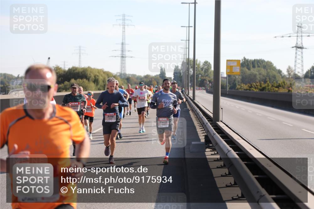 03.10.2025 - Köhlbrandbrückenlauf Yannick Fuchs http://msf.ph/oto/9175934 03.10.2025 11:13:14 Position 3 4007, 1 meine-sportfotos.de