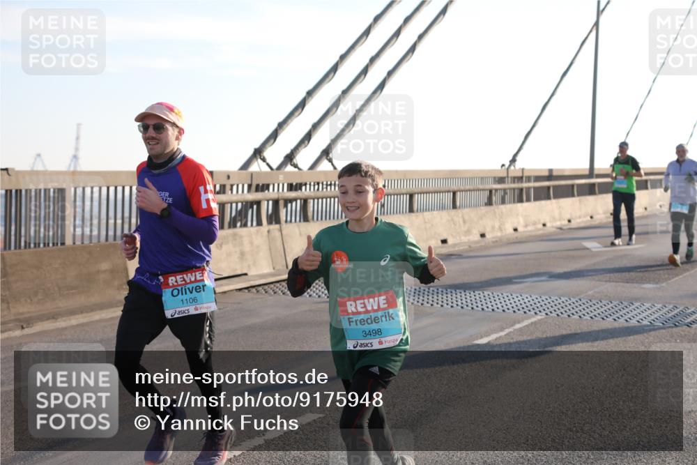 03.10.2025 - Köhlbrandbrückenlauf Yannick Fuchs http://msf.ph/oto/9175948 03.10.2025 08:25:14 Position 1 1106, 3498 meine-sportfotos.de