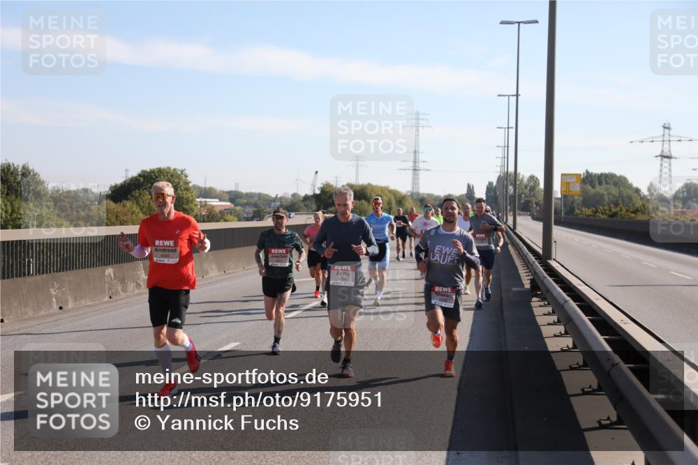 03.10.2025 - Köhlbrandbrückenlauf Yannick Fuchs http://msf.ph/oto/9175951 03.10.2025 11:13:15 Position 3 4040 meine-sportfotos.de