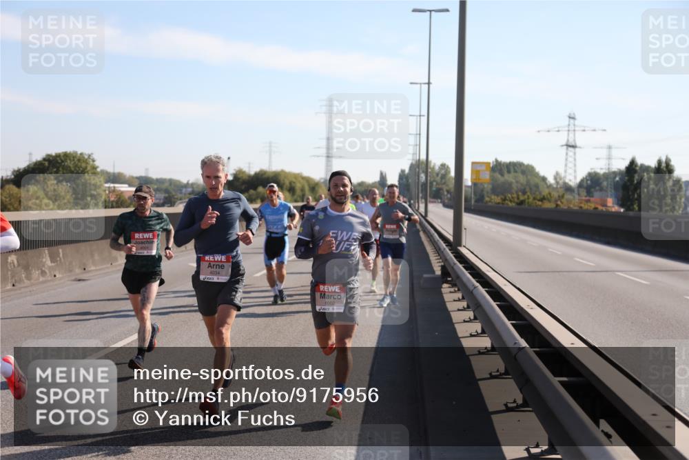 03.10.2025 - Köhlbrandbrückenlauf Yannick Fuchs http://msf.ph/oto/9175956 03.10.2025 11:13:16 Position 3 4034, 6002 meine-sportfotos.de