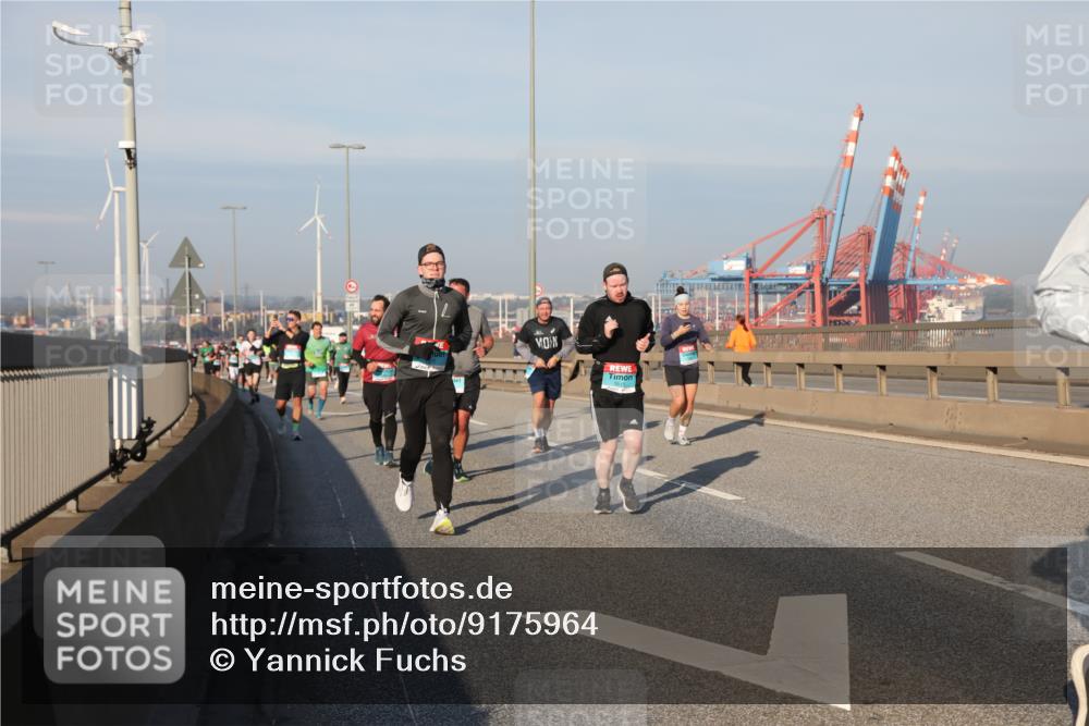 03.10.2025 - Köhlbrandbrückenlauf Yannick Fuchs http://msf.ph/oto/9175964 03.10.2025 08:45:56 Position 2  meine-sportfotos.de