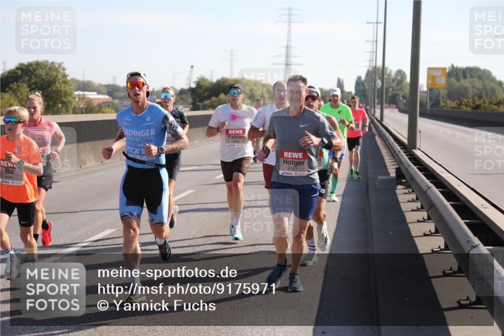 03.10.2025 - Köhlbrandbrückenlauf Yannick Fuchs http://msf.ph/oto/9175971 03.10.2025 11:13:18 Position 3 4041, 5966, 6151 meine-sportfotos.de