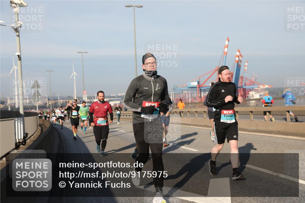 03.10.2025 - Köhlbrandbrückenlauf Yannick Fuchs http://msf.ph/oto/9175975 03.10.2025 08:45:58 Position 2 3515 meine-sportfotos.de