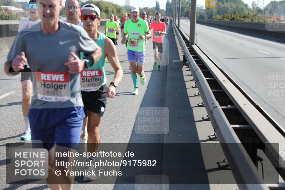 03.10.2025 - Köhlbrandbrückenlauf Yannick Fuchs http://msf.ph/oto/9175982 03.10.2025 11:13:19 Position 3 6151, 4030 meine-sportfotos.de