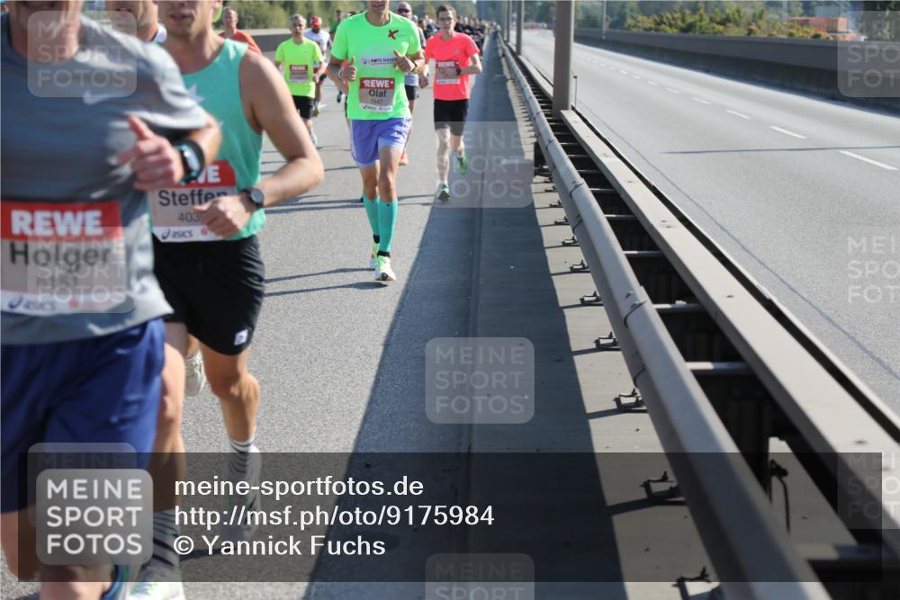 03.10.2025 - Köhlbrandbrückenlauf Yannick Fuchs http://msf.ph/oto/9175984 03.10.2025 11:13:19 Position 3 6151, 403, 5947 meine-sportfotos.de
