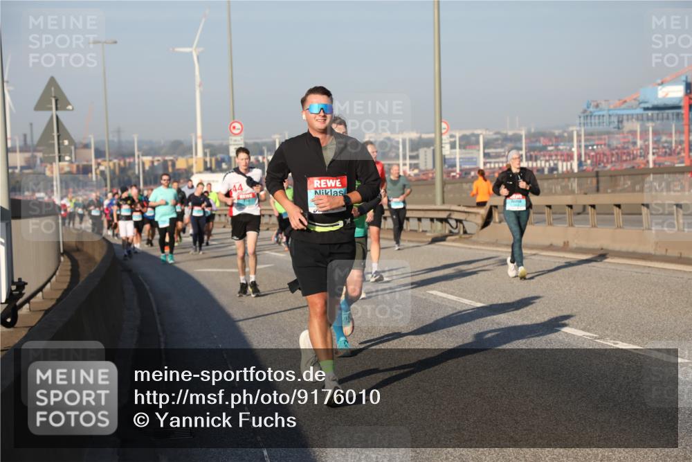 03.10.2025 - Köhlbrandbrückenlauf Yannick Fuchs http://msf.ph/oto/9176010 03.10.2025 08:46:02 Position 2 44 meine-sportfotos.de