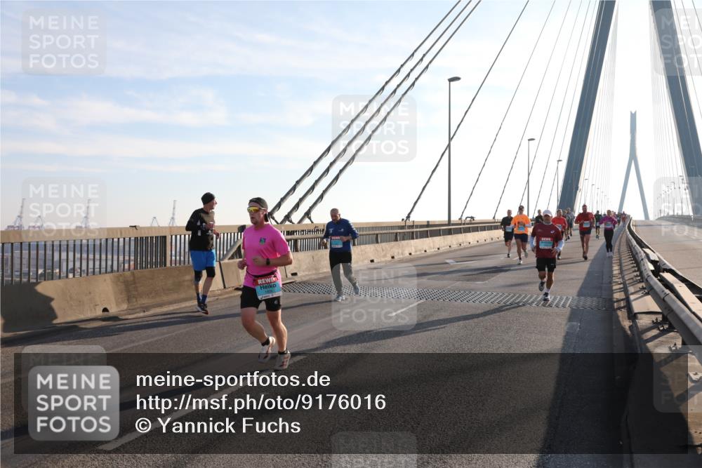 03.10.2025 - Köhlbrandbrückenlauf Yannick Fuchs http://msf.ph/oto/9176016 03.10.2025 08:25:20 Position 1  meine-sportfotos.de