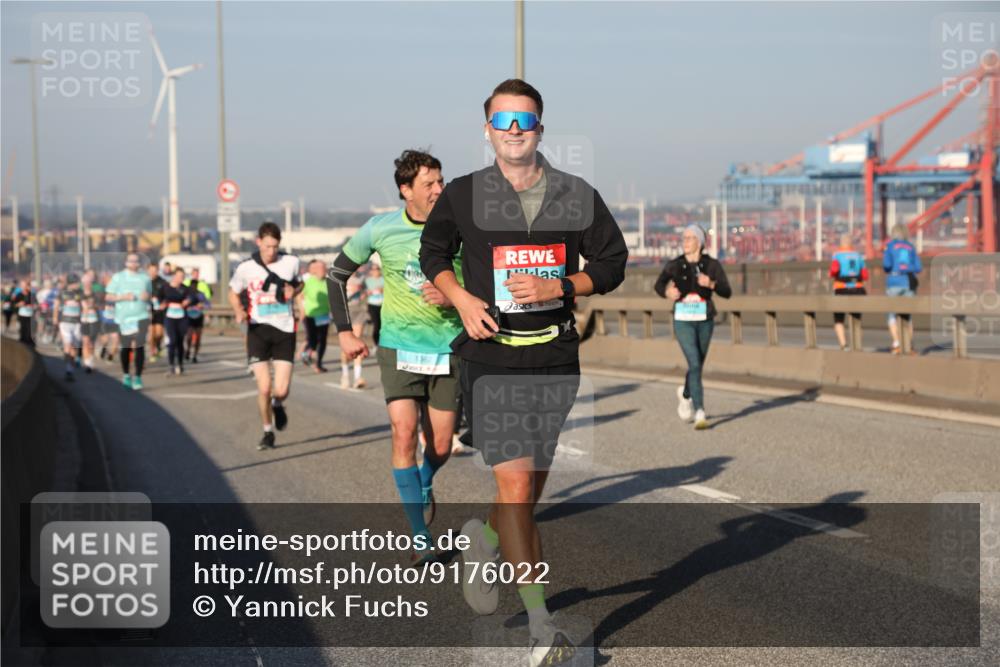 03.10.2025 - Köhlbrandbrückenlauf Yannick Fuchs http://msf.ph/oto/9176022 03.10.2025 08:46:03 Position 2 1362 meine-sportfotos.de