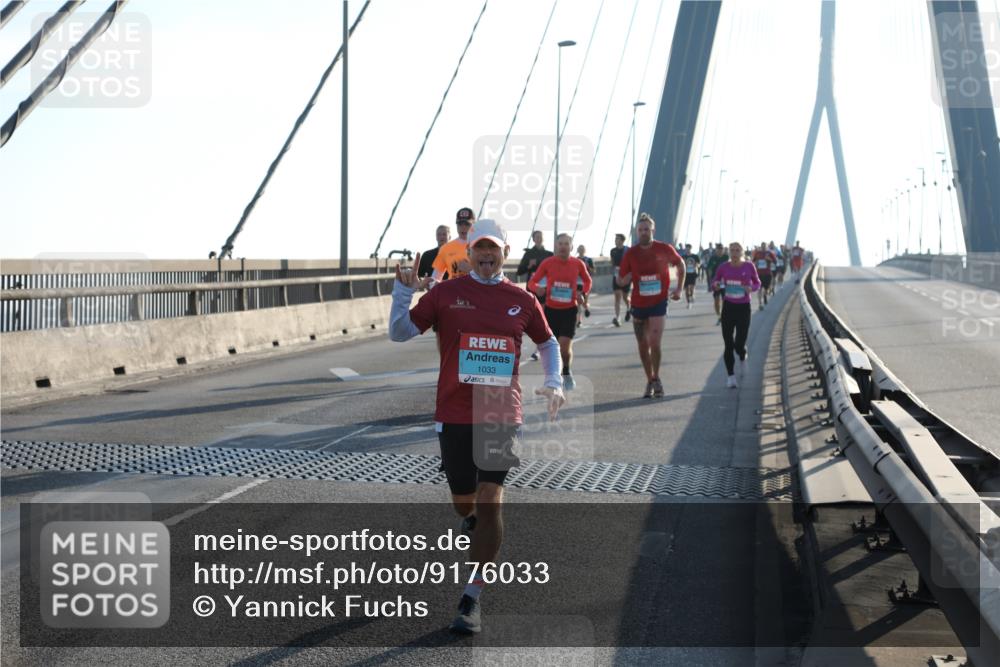 03.10.2025 - Köhlbrandbrückenlauf Yannick Fuchs http://msf.ph/oto/9176033 03.10.2025 08:25:21 Position 1 1033 meine-sportfotos.de