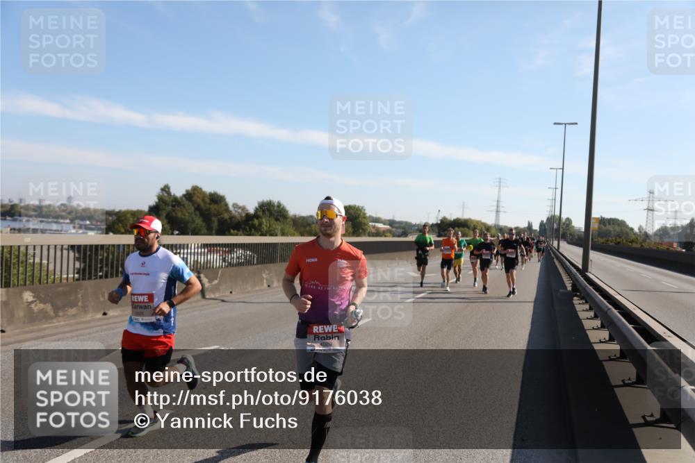 03.10.2025 - Köhlbrandbrückenlauf Yannick Fuchs http://msf.ph/oto/9176038 03.10.2025 11:13:26 Position 3 12, 195, 42, 19, 42, 4029 meine-sportfotos.de