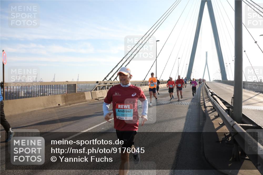 03.10.2025 - Köhlbrandbrückenlauf Yannick Fuchs http://msf.ph/oto/9176045 03.10.2025 08:25:23 Position 1 1033 meine-sportfotos.de
