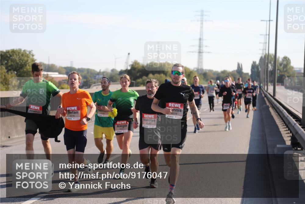 03.10.2025 - Köhlbrandbrückenlauf Yannick Fuchs http://msf.ph/oto/9176047 03.10.2025 11:13:28 Position 3 4078, 4042, 4079, 6621 meine-sportfotos.de