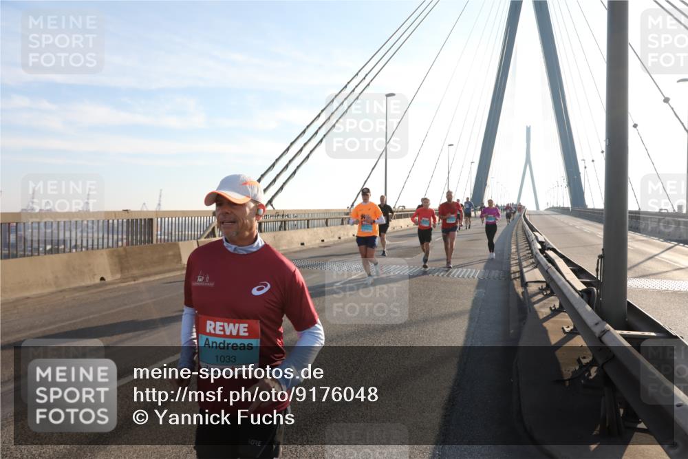 03.10.2025 - Köhlbrandbrückenlauf Yannick Fuchs http://msf.ph/oto/9176048 03.10.2025 08:25:23 Position 1 1033 meine-sportfotos.de