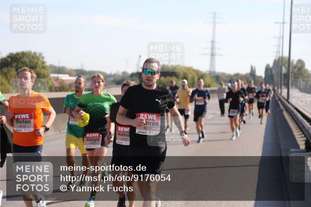 03.10.2025 - Köhlbrandbrückenlauf Yannick Fuchs http://msf.ph/oto/9176054 03.10.2025 11:13:28 Position 3 4078, 6621, 4042, 4079 meine-sportfotos.de