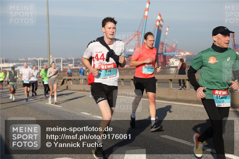 03.10.2025 - Köhlbrandbrückenlauf Yannick Fuchs http://msf.ph/oto/9176061 03.10.2025 08:46:07 Position 2 44, 1151, 1973, 3238 meine-sportfotos.de