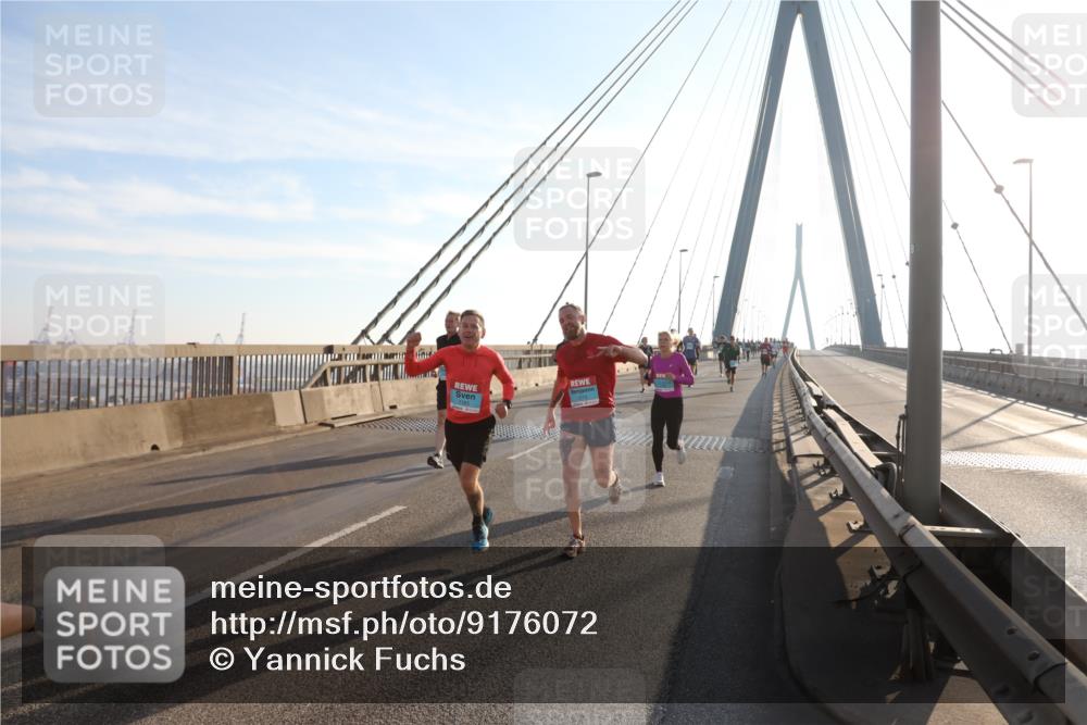 03.10.2025 - Köhlbrandbrückenlauf Yannick Fuchs http://msf.ph/oto/9176072 03.10.2025 08:25:25 Position 1  meine-sportfotos.de