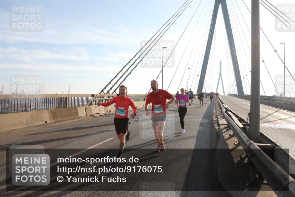 03.10.2025 - Köhlbrandbrückenlauf Yannick Fuchs http://msf.ph/oto/9176075 03.10.2025 08:25:25 Position 1 1273, 1165 meine-sportfotos.de