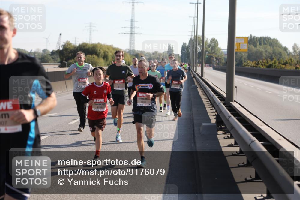 03.10.2025 - Köhlbrandbrückenlauf Yannick Fuchs http://msf.ph/oto/9176079 03.10.2025 11:13:34 Position 3 107, 4150, 6817, 6015 meine-sportfotos.de