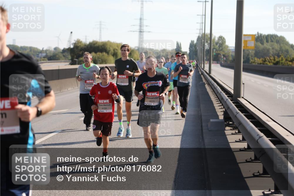 03.10.2025 - Köhlbrandbrückenlauf Yannick Fuchs http://msf.ph/oto/9176082 03.10.2025 11:13:34 Position 3 7, 4150, 6817, 6015 meine-sportfotos.de