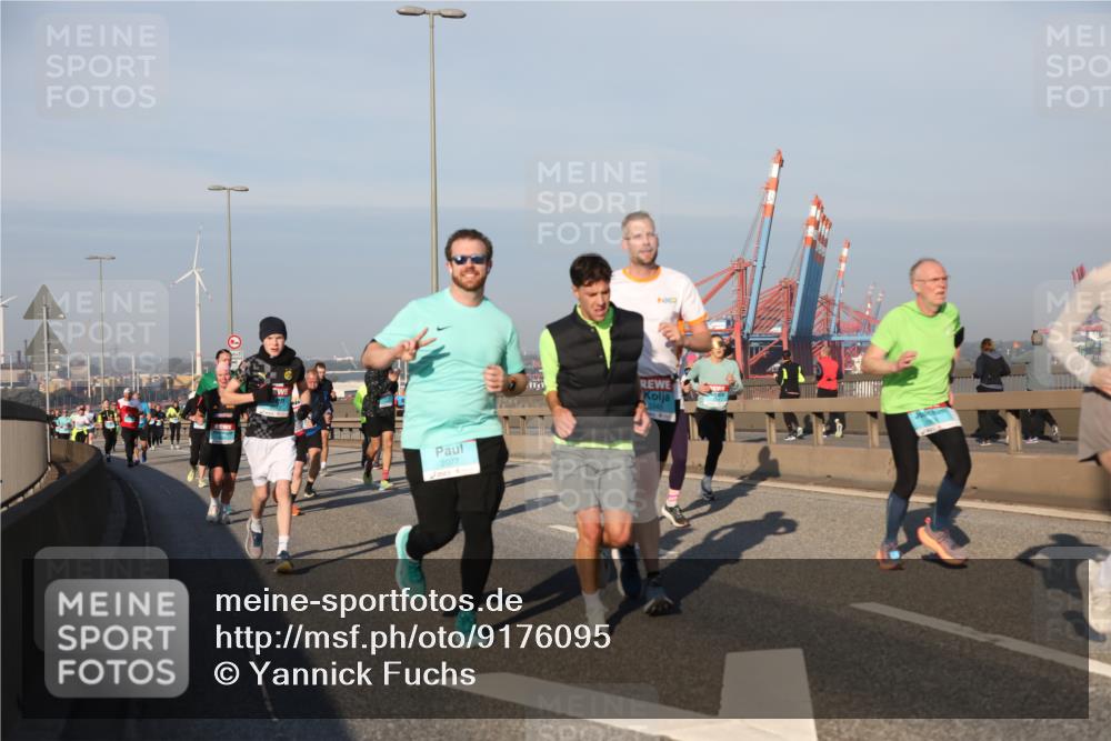 03.10.2025 - Köhlbrandbrückenlauf Yannick Fuchs http://msf.ph/oto/9176095 03.10.2025 08:46:12 Position 2 2077 meine-sportfotos.de