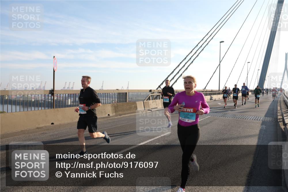 03.10.2025 - Köhlbrandbrückenlauf Yannick Fuchs http://msf.ph/oto/9176097 03.10.2025 08:25:27 Position 1 3766 meine-sportfotos.de
