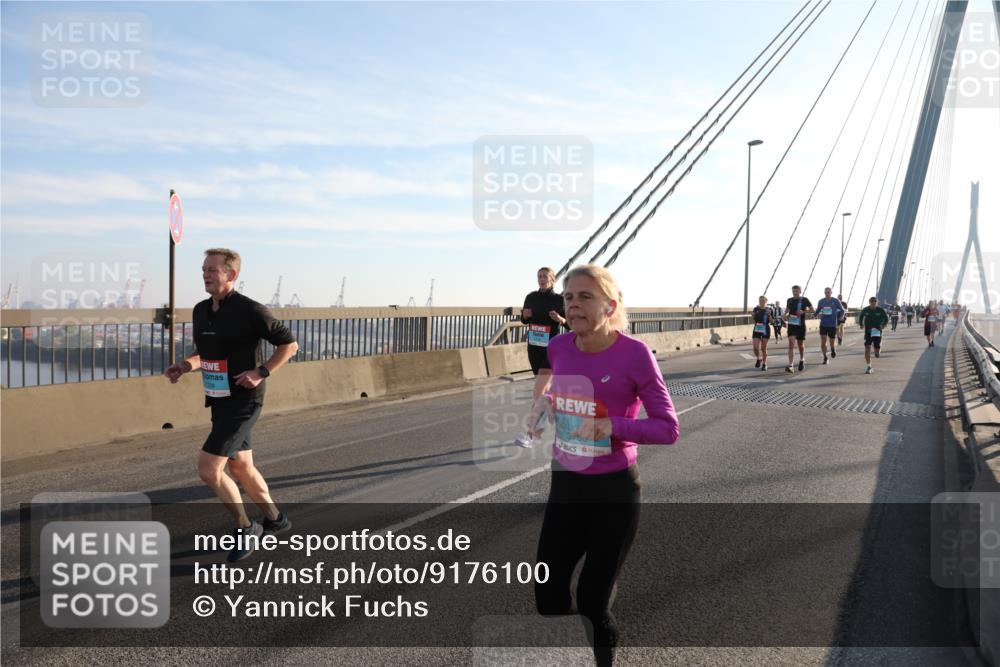 03.10.2025 - Köhlbrandbrückenlauf Yannick Fuchs http://msf.ph/oto/9176100 03.10.2025 08:25:27 Position 1  meine-sportfotos.de
