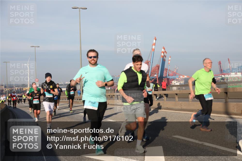 03.10.2025 - Köhlbrandbrückenlauf Yannick Fuchs http://msf.ph/oto/9176102 03.10.2025 08:46:13 Position 2 3643, 2077 meine-sportfotos.de