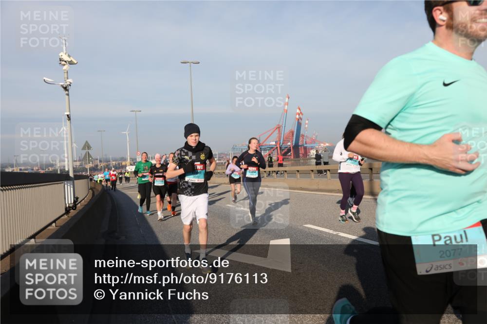03.10.2025 - Köhlbrandbrückenlauf Yannick Fuchs http://msf.ph/oto/9176113 03.10.2025 08:46:15 Position 2 3643, 2077 meine-sportfotos.de
