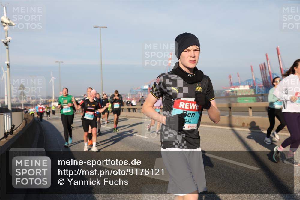 03.10.2025 - Köhlbrandbrückenlauf Yannick Fuchs http://msf.ph/oto/9176121 03.10.2025 08:46:16 Position 2 643 meine-sportfotos.de