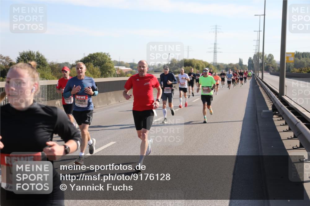 03.10.2025 - Köhlbrandbrückenlauf Yannick Fuchs http://msf.ph/oto/9176128 03.10.2025 11:13:44 Position 3 4111, 4020 meine-sportfotos.de