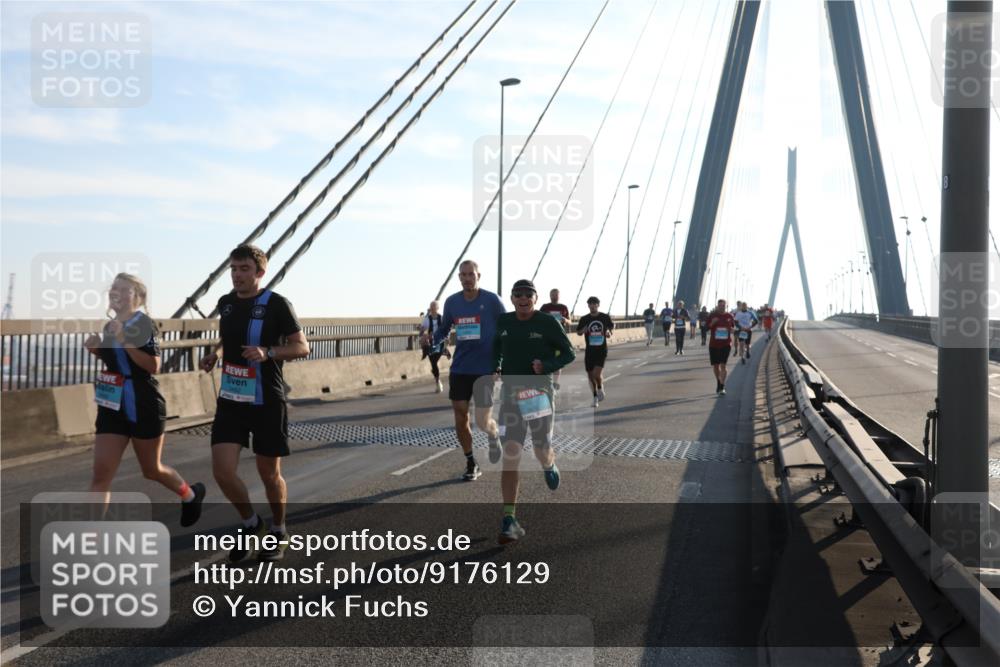 03.10.2025 - Köhlbrandbrückenlauf Yannick Fuchs http://msf.ph/oto/9176129 03.10.2025 08:25:30 Position 1  meine-sportfotos.de