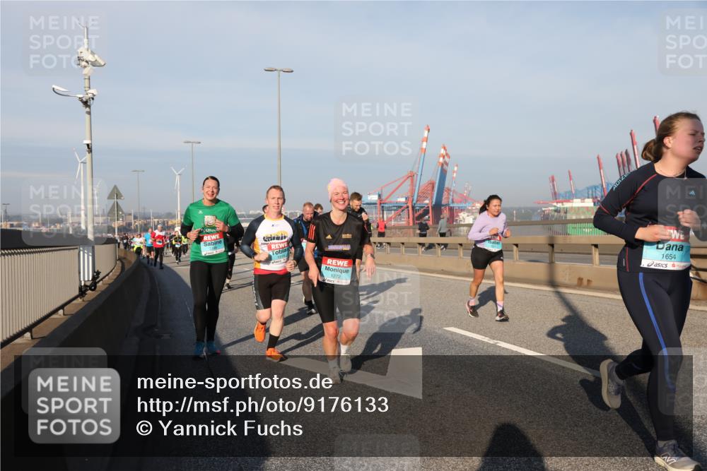 03.10.2025 - Köhlbrandbrückenlauf Yannick Fuchs http://msf.ph/oto/9176133 03.10.2025 08:46:17 Position 2 1314, 1272, 1654 meine-sportfotos.de