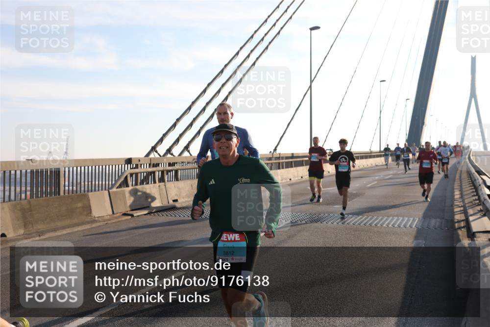03.10.2025 - Köhlbrandbrückenlauf Yannick Fuchs http://msf.ph/oto/9176138 03.10.2025 08:25:30 Position 1 5, 3812 meine-sportfotos.de