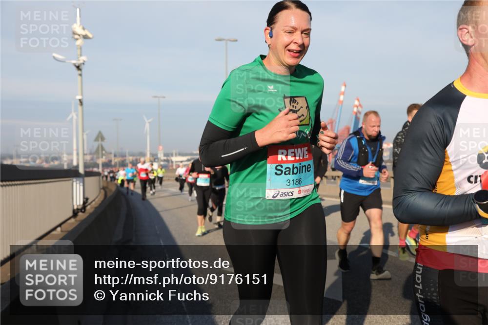 03.10.2025 - Köhlbrandbrückenlauf Yannick Fuchs http://msf.ph/oto/9176151 03.10.2025 08:46:19 Position 2 3186 meine-sportfotos.de