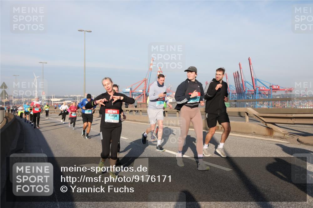 03.10.2025 - Köhlbrandbrückenlauf Yannick Fuchs http://msf.ph/oto/9176171 03.10.2025 08:46:21 Position 2 1627 meine-sportfotos.de