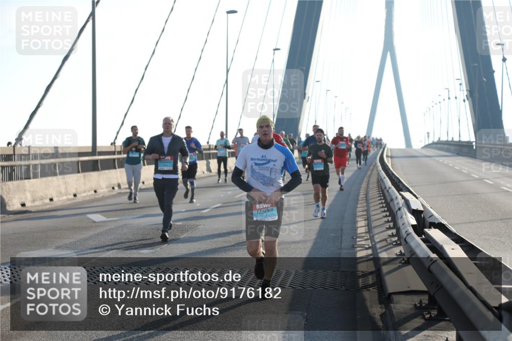 03.10.2025 - Köhlbrandbrückenlauf Yannick Fuchs http://msf.ph/oto/9176182 03.10.2025 08:25:36 Position 1 41 meine-sportfotos.de