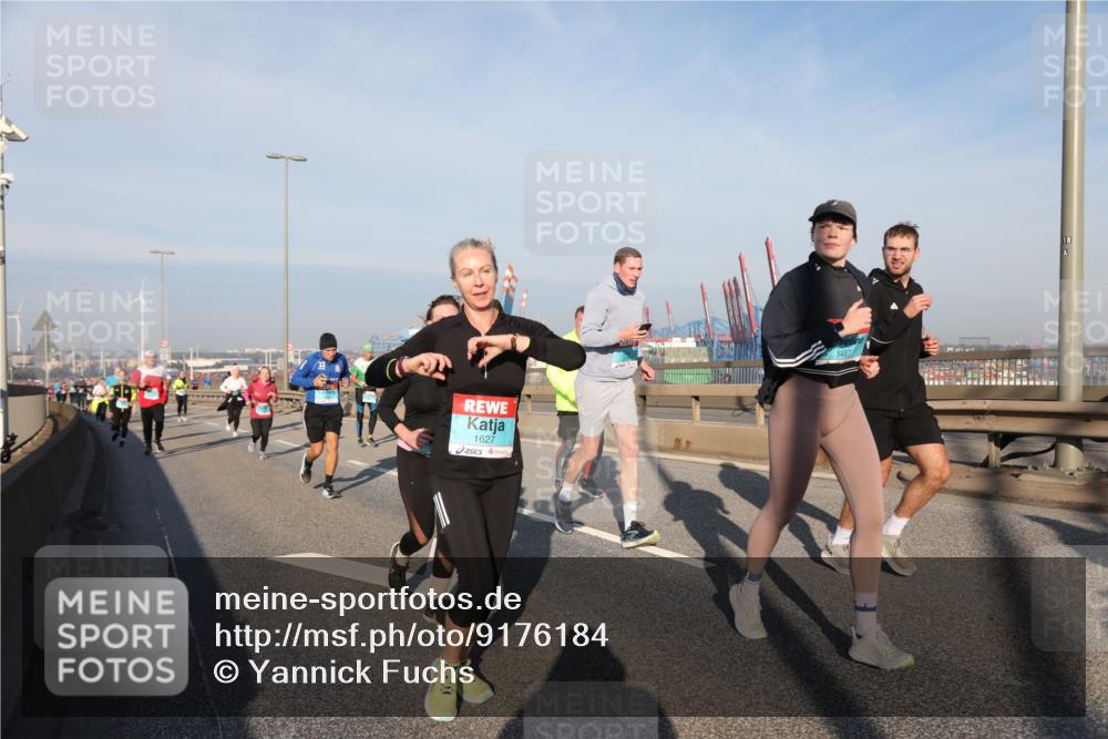 03.10.2025 - Köhlbrandbrückenlauf Yannick Fuchs http://msf.ph/oto/9176184 03.10.2025 08:46:21 Position 2 1627 meine-sportfotos.de