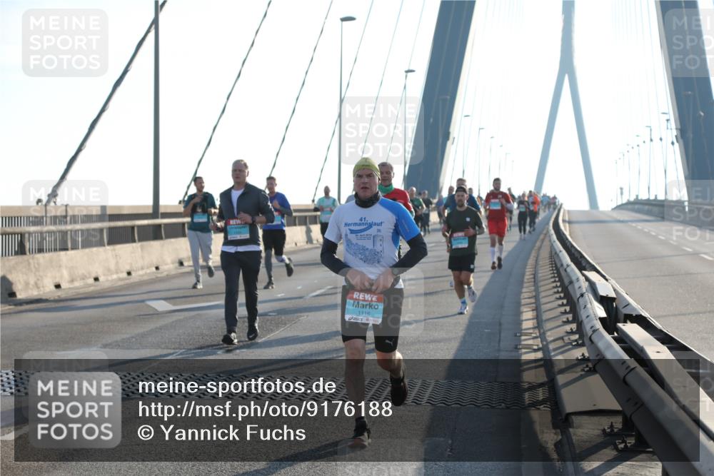 03.10.2025 - Köhlbrandbrückenlauf Yannick Fuchs http://msf.ph/oto/9176188 03.10.2025 08:25:36 Position 1 41, 1116 meine-sportfotos.de