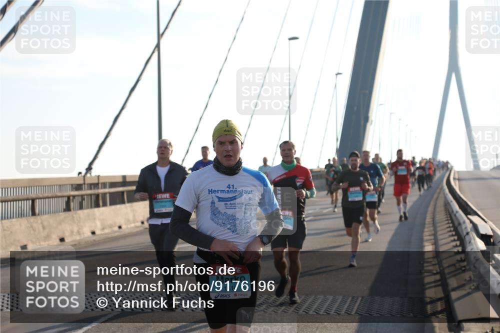 03.10.2025 - Köhlbrandbrückenlauf Yannick Fuchs http://msf.ph/oto/9176196 03.10.2025 08:25:37 Position 1 41, 29, 2012, 31, 1, 1116 meine-sportfotos.de