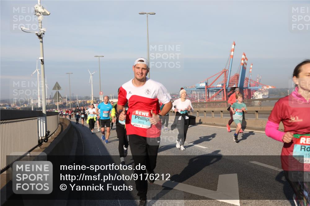03.10.2025 - Köhlbrandbrückenlauf Yannick Fuchs http://msf.ph/oto/9176212 03.10.2025 08:46:26 Position 2 61, 5, 3615, 15 meine-sportfotos.de