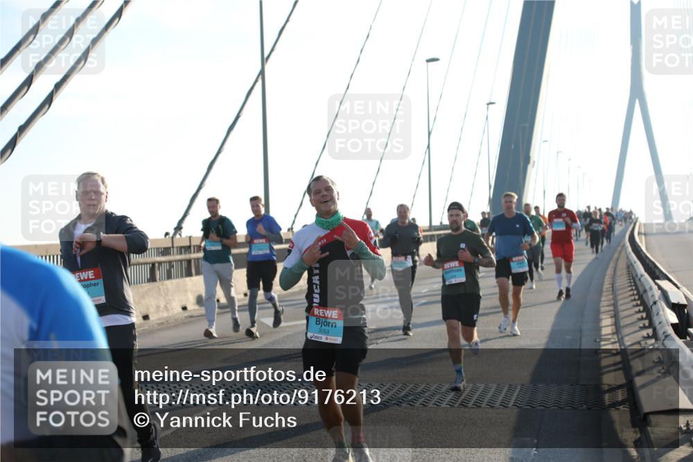 03.10.2025 - Köhlbrandbrückenlauf Yannick Fuchs http://msf.ph/oto/9176213 03.10.2025 08:25:38 Position 1 3053 meine-sportfotos.de