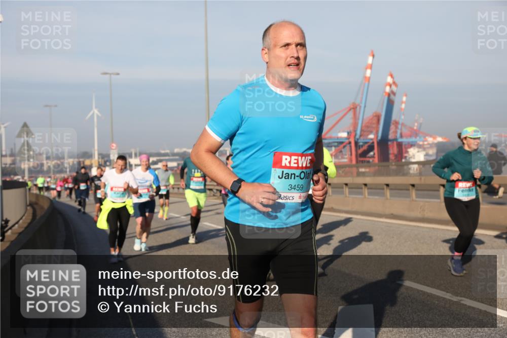 03.10.2025 - Köhlbrandbrückenlauf Yannick Fuchs http://msf.ph/oto/9176232 03.10.2025 08:46:30 Position 2 3459 meine-sportfotos.de