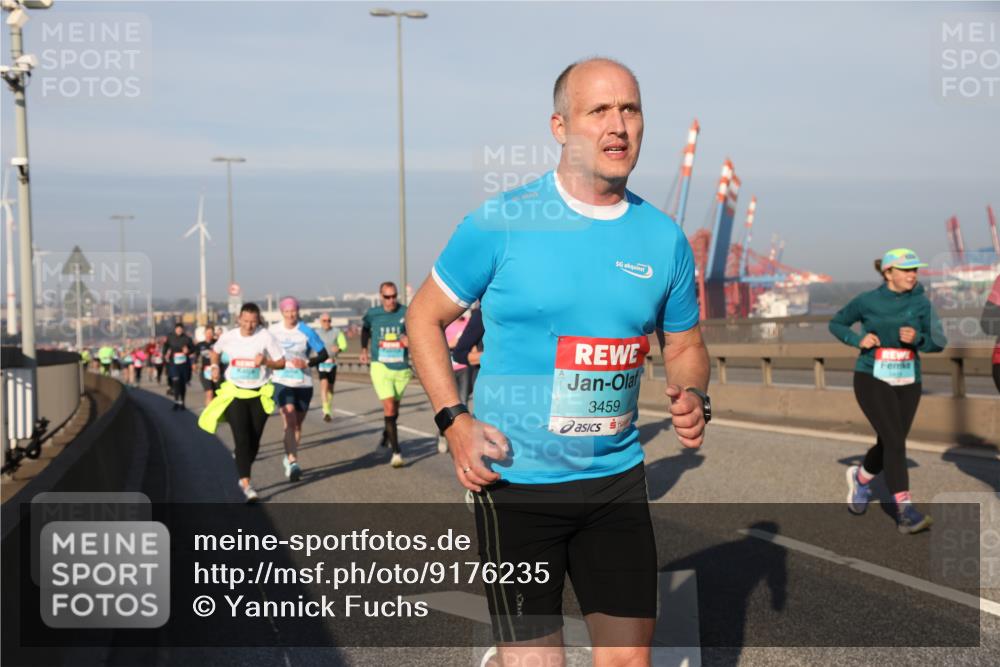 03.10.2025 - Köhlbrandbrückenlauf Yannick Fuchs http://msf.ph/oto/9176235 03.10.2025 08:46:30 Position 2 3459 meine-sportfotos.de