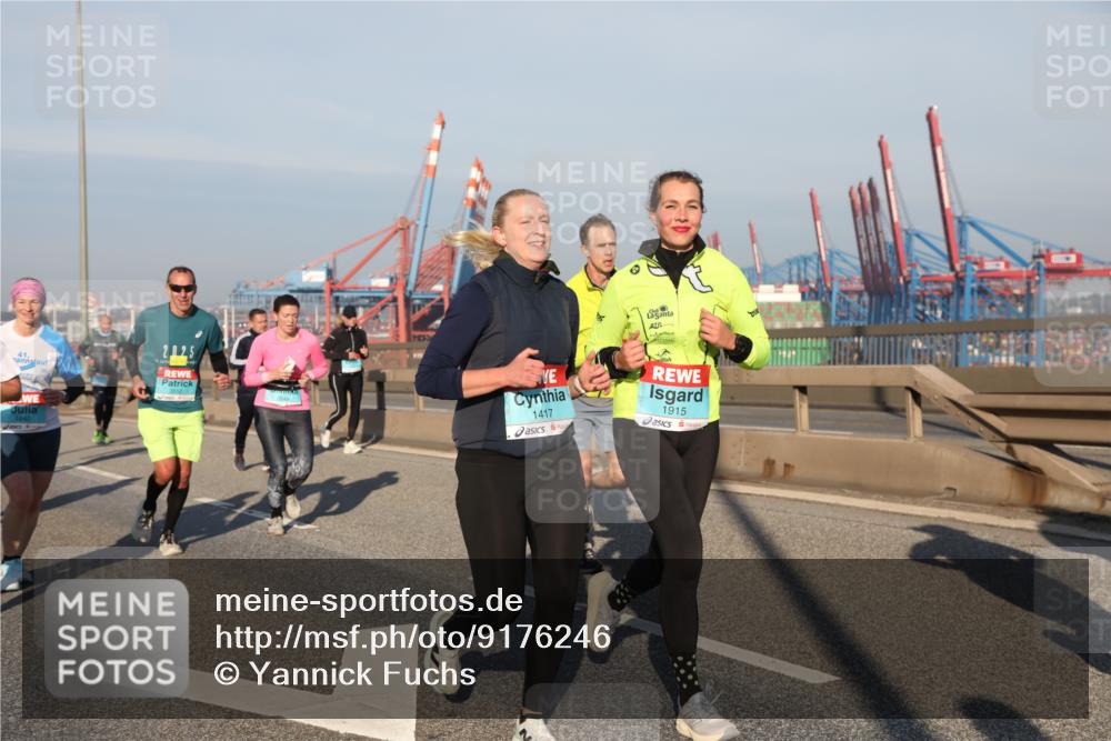 03.10.2025 - Köhlbrandbrückenlauf Yannick Fuchs http://msf.ph/oto/9176246 03.10.2025 08:46:32 Position 2 41, 1640, 20, 25, 1417, 1915 meine-sportfotos.de