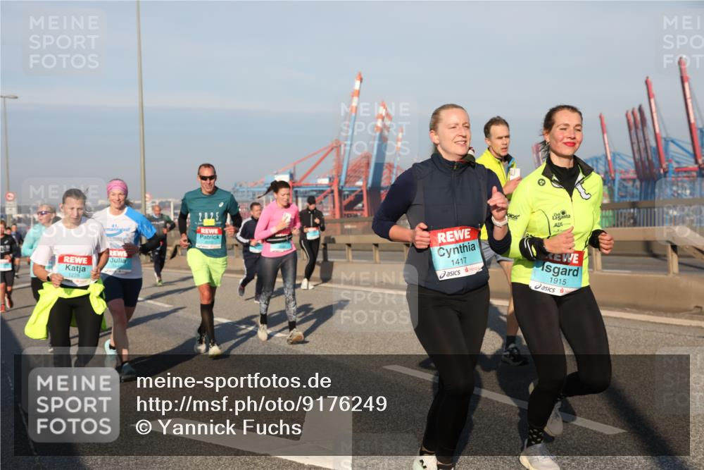 03.10.2025 - Köhlbrandbrückenlauf Yannick Fuchs http://msf.ph/oto/9176249 03.10.2025 08:46:32 Position 2 1228, 1417, 1915 meine-sportfotos.de