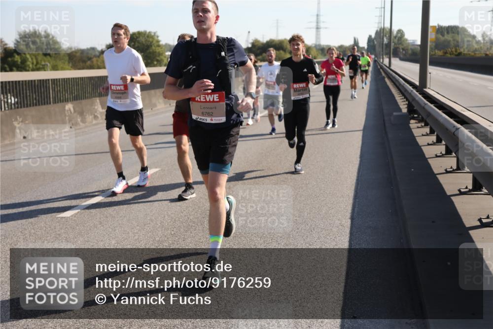 03.10.2025 - Köhlbrandbrückenlauf Yannick Fuchs http://msf.ph/oto/9176259 03.10.2025 11:13:56 Position 3 4068, 6762 meine-sportfotos.de