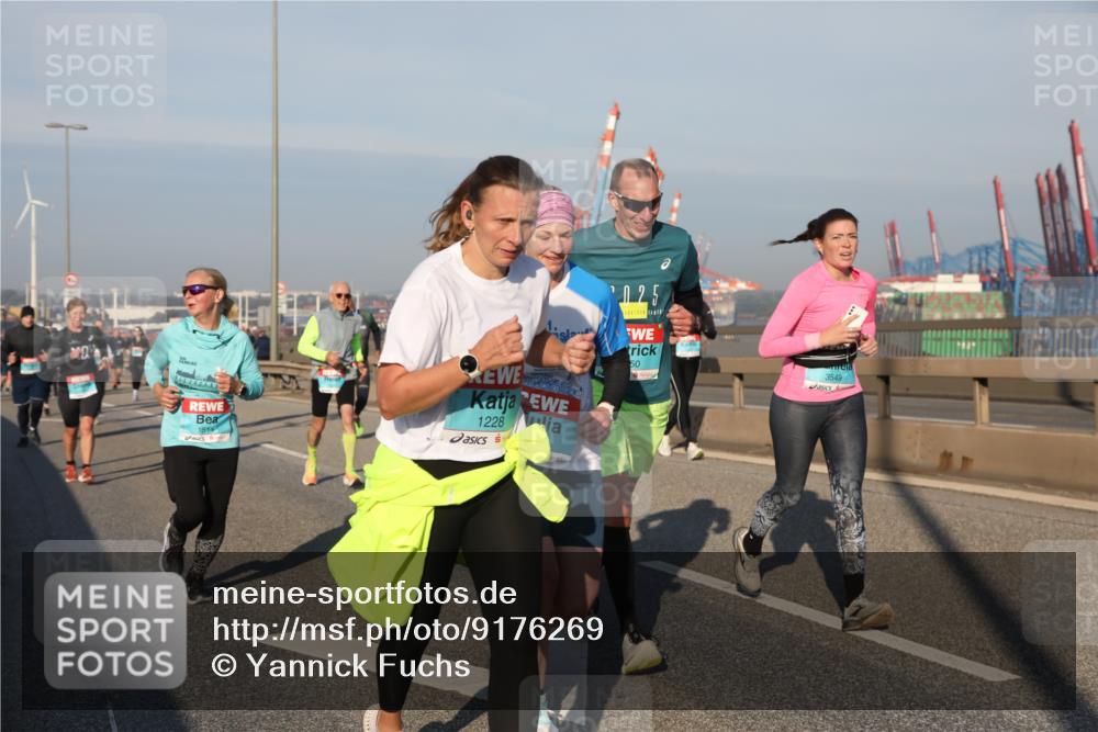 03.10.2025 - Köhlbrandbrückenlauf Yannick Fuchs http://msf.ph/oto/9176269 03.10.2025 08:46:33 Position 2 1514, 1228, 25, 0, 50, 3549 meine-sportfotos.de