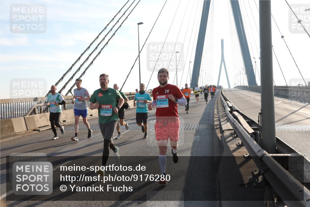 03.10.2025 - Köhlbrandbrückenlauf Yannick Fuchs http://msf.ph/oto/9176280 03.10.2025 08:25:44 Position 1 1105, 19, 3521 meine-sportfotos.de