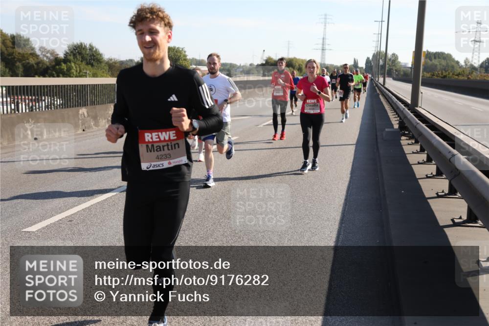 03.10.2025 - Köhlbrandbrückenlauf Yannick Fuchs http://msf.ph/oto/9176282 03.10.2025 11:13:57 Position 3 4233 meine-sportfotos.de